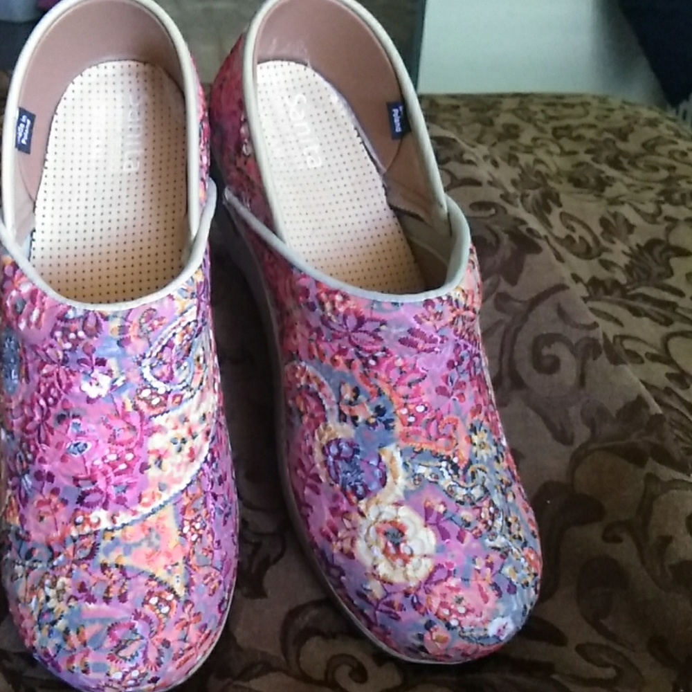 Clogs